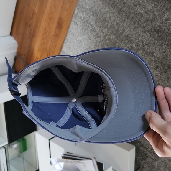 Adidas hat - Picture 4 of 4